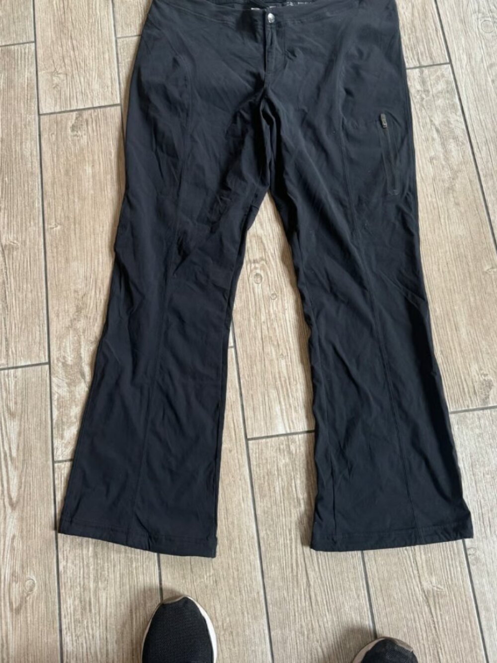 Women’s Columbia size 14 Pants. Color is Black.